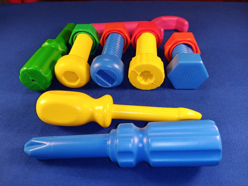 Imagen 4 de 4 de Tornillos Y Desarmadores De Juguete 12 Pz Material Didactico
