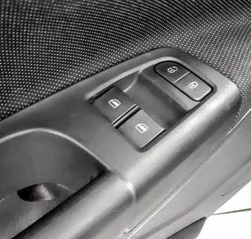 Imagem 8 de 9 de Volkswagen Gol 1.6 Flex Completo 2019