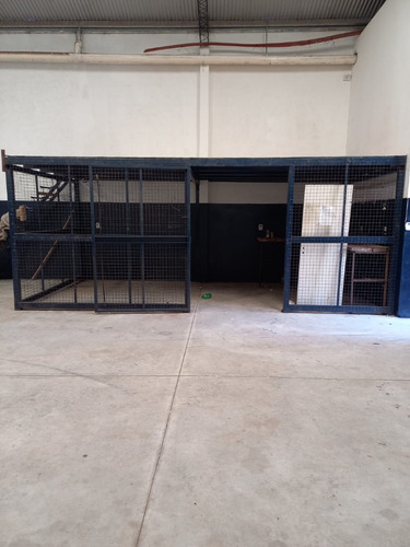 Imagen 3 de 8 de Vendo Excelente Galpon Con Departamento Interno En Zarate