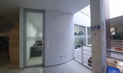 Alquiler Oficinas En La Flora 615mts2