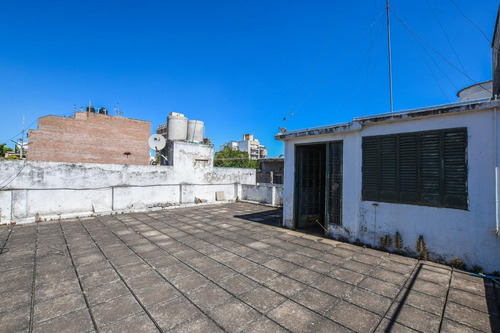 Imagen 25 de 30 de Casa En Ph Con Pasillo De 3 Dormitorios En Venta Echesortu