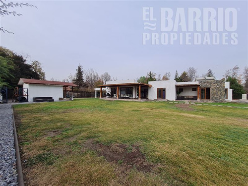 Casa En Venta En Chicureo Poniente