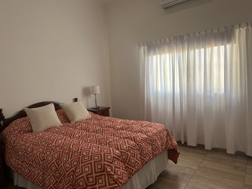 Venta 2 Propiedades, 3 Amb + 2 Amb + 2 Coch, Caseros. Ideal