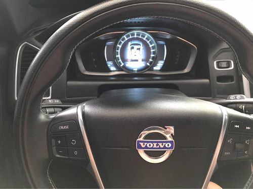 Volvo Xc60 2.0 T5 R-design 5p 2014