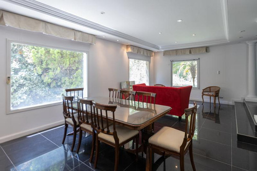 Casa De 5 Dormitorios En Venta En Solar Del Bosque. Canning-ezeiza-san Vicente.