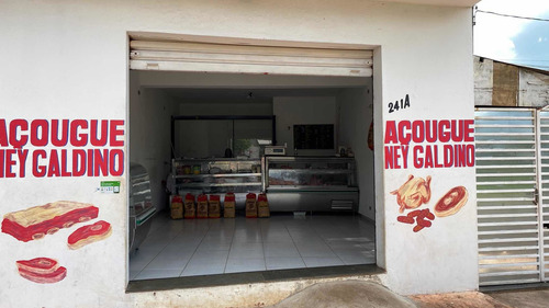 Prédio Comercial Com 4 Salas/lojas Tem Uma Area Aberta Que Pode Ser Utilizada Como Garagem Para 1 Veiculo