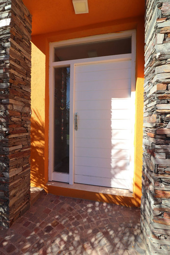 Casa 5 Ambientes Muy Luminosa Con Pileta