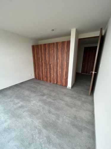 En Venta | Espectacular Casa En Privada Con Casa Club, Nuevo Refugio, Querétaro