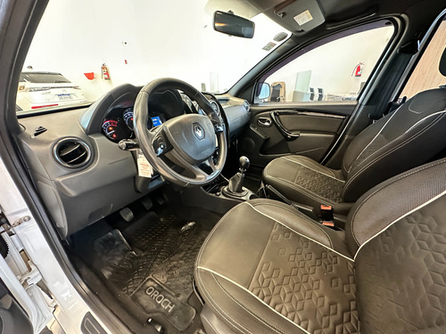 Renault Duster Oroch 2.0 Outsider Plus