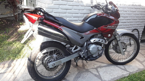 Imagen 3 de 8 de Honda Falcon 400