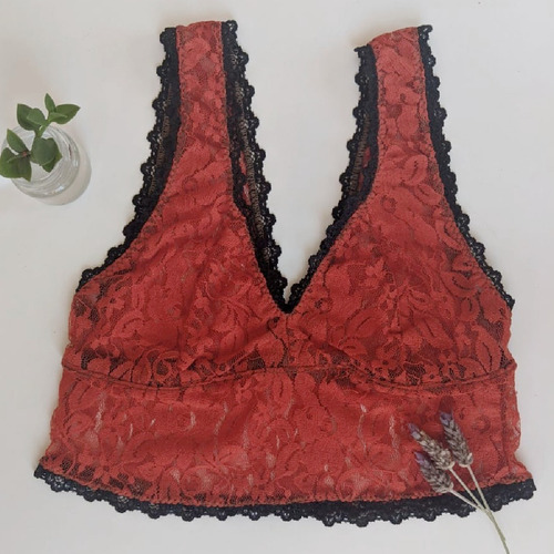 Top Encaje Amor Libre 4 Colores 11 Talles
