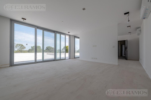 Imagen 8 de 21 de Casa En Venta En El Golf