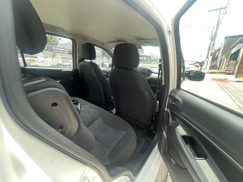 Fiat Uno Uno Attractive 1.0 8V (Flex) 4p