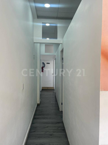 Local Comercial En Plaza Vips Segundo Piso Para Ofocinas O Consultorios