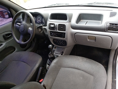 Renault Clio 2007 1.0 16v Authentique Hi-flex 3p