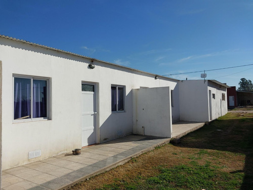Departamento En Venta - 2 Dormitorios 3 Baños - 550mts2 - Carmen De Areco
