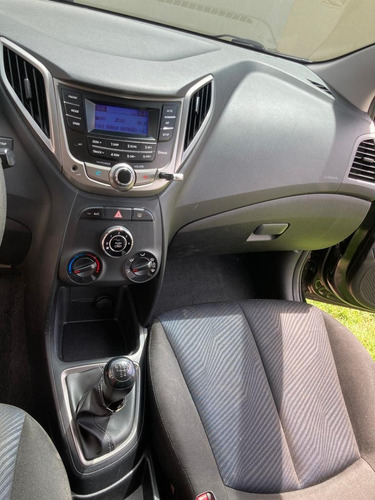 Imagem 5 de 15 de Hyundai Hb20 2013 1.6 Comfort Style Flex 5p