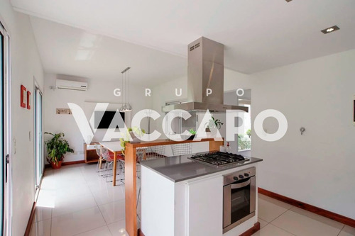 Imagen 4 de 29 de Duplex En Venta En Country Moreno