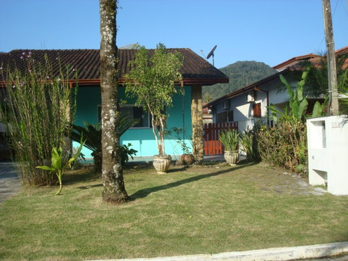 Ampla Resid. 3 Dorm. Sendo Uma Suíte Em Condomínio Fechado - Ubatuba L. Norte Sp - Rod. Oswaldo Cruz 4758,