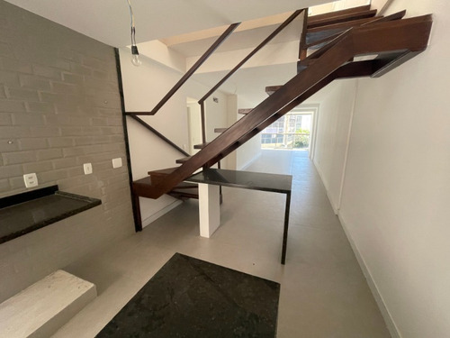 Imagem 4 de 30 de Excelente Cobertura Duplex De Alto Padrão Com Três Suítes Na Avenida Afrânio De Melo Franco, Leblon. - Co00045 - 69400596