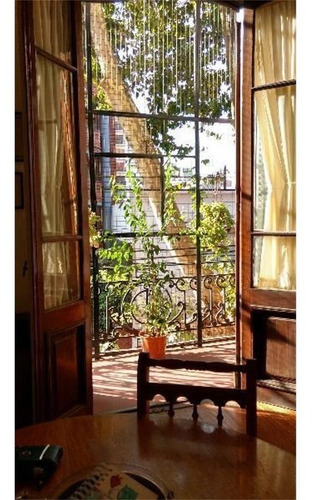 Avellaneda Centro Tipo Casa 1er. Piso Al Frente Entrada Inde