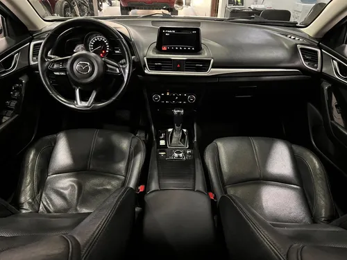 Mazda 3 2.0 Sport Touring