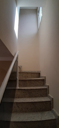 Imagem 8 de 14 de Sobrado Semi Novo - R$ 330.000