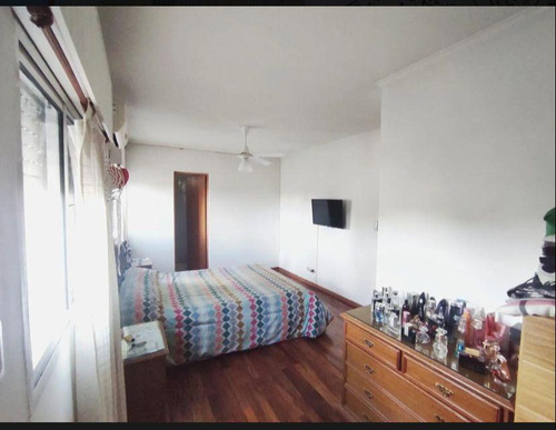 Venta De Casa Beccar 6 Ambientes Con Enorme Jardin