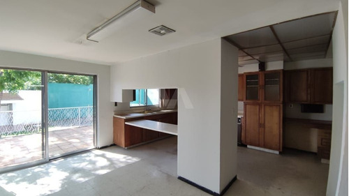 Imagen 9 de 30 de Casa En Renta De 3 Plantas Ideal Para Oficinas En Colonia Re