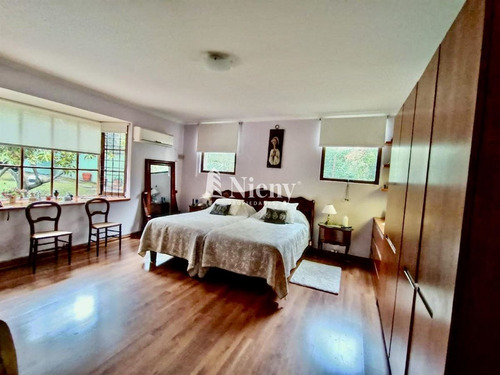 Casa Venta 3 Suites/ 4 B Más Serv./carlos Silva Vildósola