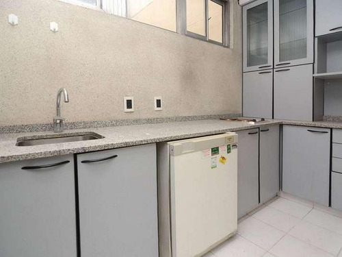 Oficinas De 370 M2 Con Renta, Excelente Estado, Recoleta, Frente A Pza Vicente López.