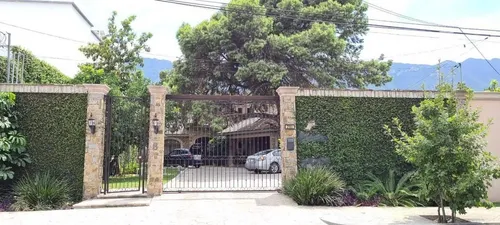 Casa En Venta En Colonia Del Valle En San Pedro Garza García