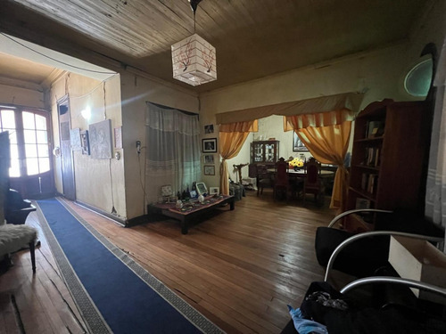 Casa Patronal Con Amplio Terreno A Tres Cuadras Del Metro
