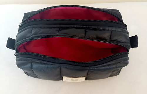 Cartuchera Xl Maca Doble Cierre Matelasse Impermeable Negro Interior Fucsia Oscuro