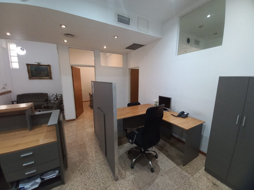 Avda Triunvirato Y Echeverria Subte Linea B Estacion Echeverria Oficina Totalmente Reciclada Moderna Lugar Para 12 Puestos De Trabajo. Entrada Independiente