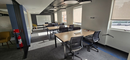 Oficina Dúplex Recién Remodelada Con Mobiliario Incluido