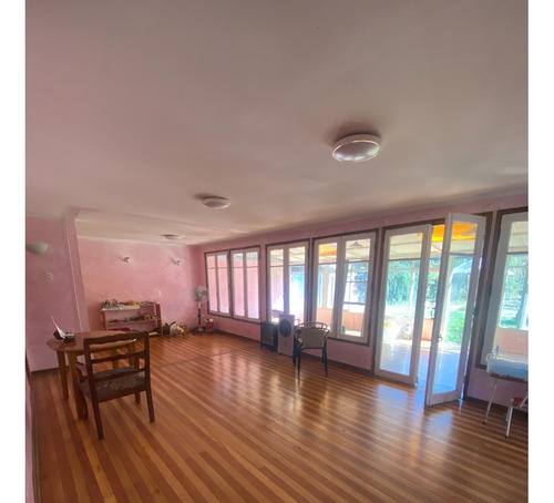 Casa En Gran Terreno, Cerca Metro Fernando Castillo Velasco
