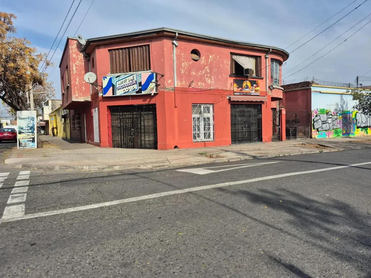 Imagen 3 de 6 de Propiedad En Esquina Con Múltiples Usos