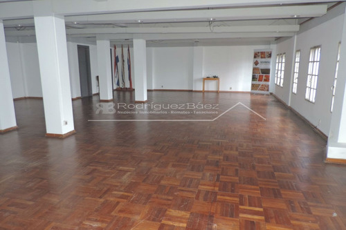 Venta Edificio Esquina En Yi Y Cerro Largo