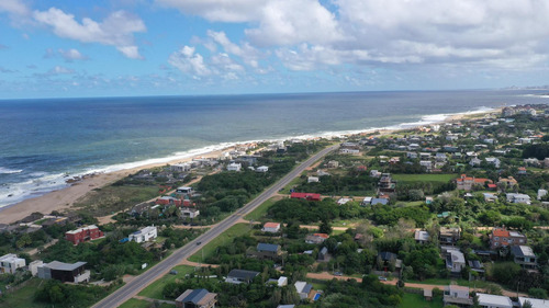 Terreno En Altos De Punta Piedras