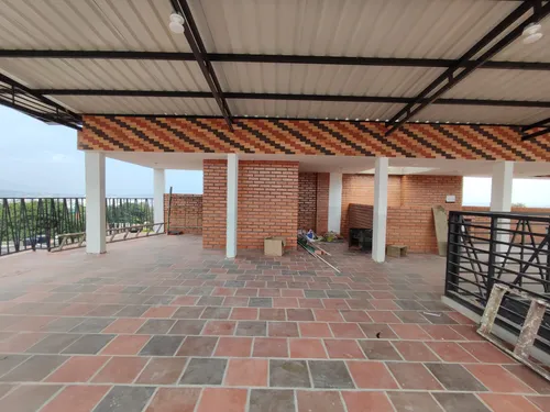 Local En Arriendo En La Libertad. Cod A27572