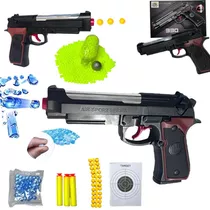 Uma Pistola De Brinquedo Preto Com Um Silenciador. Armas Infantis. Sobre Um  Fundo Branco Isolado Imagem de Stock - Imagem de disparar, incêndio:  214034477