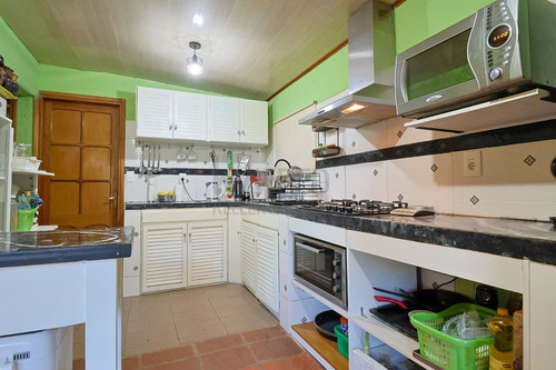 Venta Casa 4 Dorm 3 Baños Apartamento En El Fondo Floresta