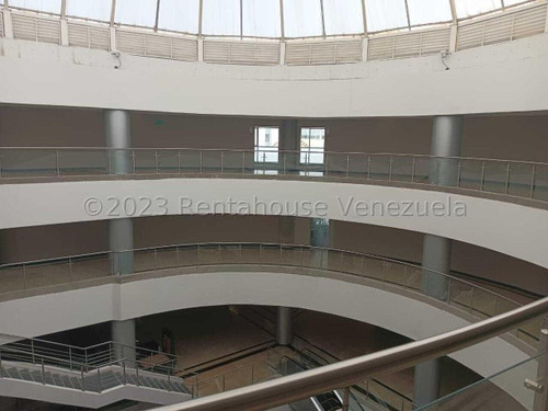 Potencial Oficina En Alquiler Para Remodelar Ubicada En Parque Cerro Verde #23-28042