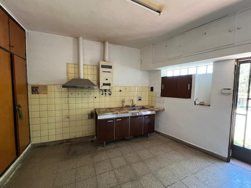 Casa 2 Dormitorios + Departamento Alberdi