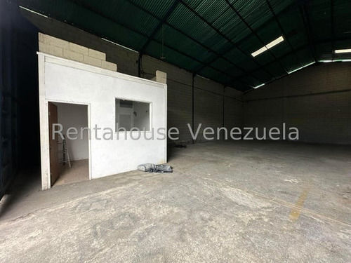 Gjg Vende Galpon En La Providencia Avenida Casanova Godoy E Intercomunal 25-7396