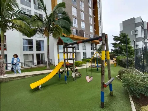 Apartamento Con Hermosa Vista Segundo Piso Con Ascensor