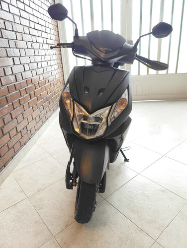Scooter Honda Dio Dlx En Perfecto Estado Incluye Maletero