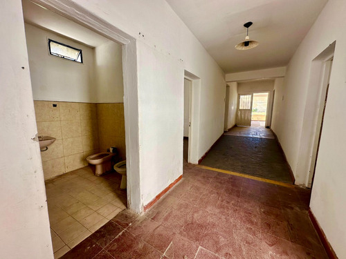 Venta Casa De 9 Dormitorios, Cocheras, Terraza Y Proyecto.