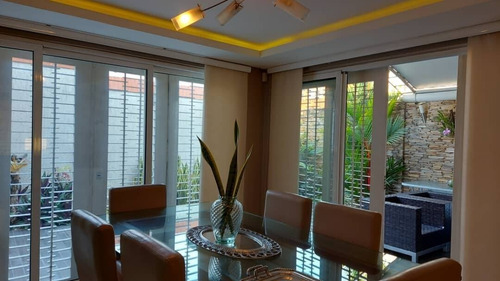 Imagen 6 de 30 de Townhouse En Venta Valles De Camoruco, Remodelado, Isomar Gubaira Remax Cod15614